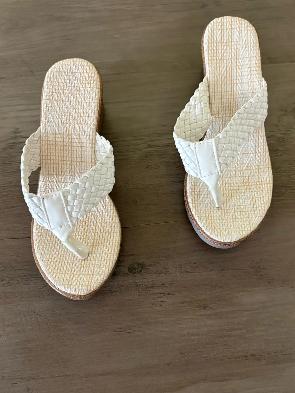 White Braided Wedge Flip Flop Sandals Espadrille Size 35 NWOT